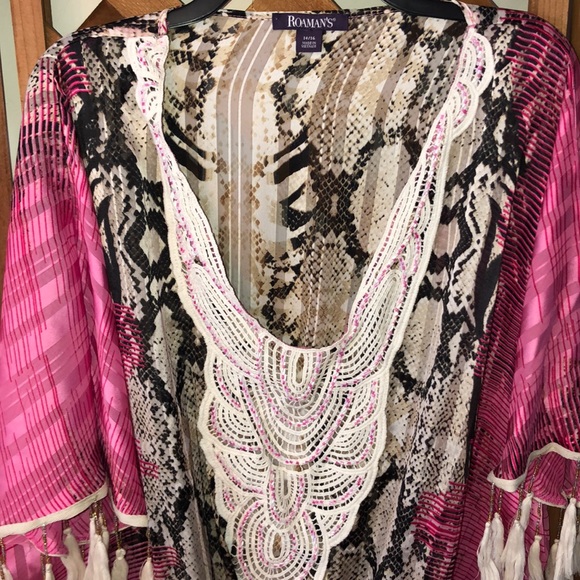 Beautiful Snakeprint Blouse or Swimsuit cover - Picture 4 of 8